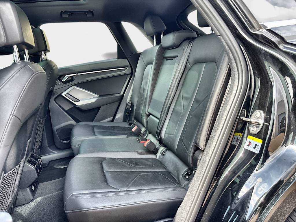 Thumbnail: 2021 Audi Q3 - 12
