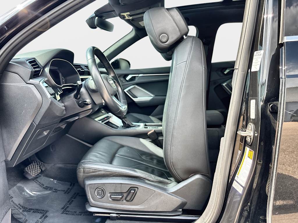 Thumbnail: 2021 Audi Q3 - 11