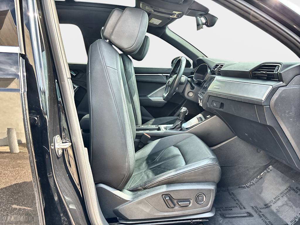 Thumbnail: 2021 Audi Q3 - 23