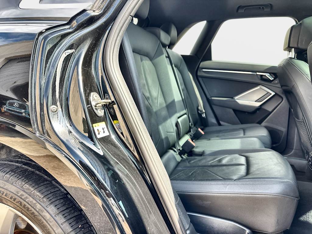 Thumbnail: 2021 Audi Q3 - 26
