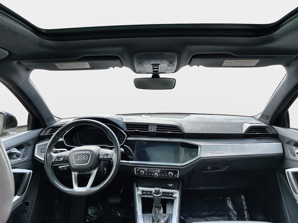 Thumbnail: 2021 Audi Q3 - 2
