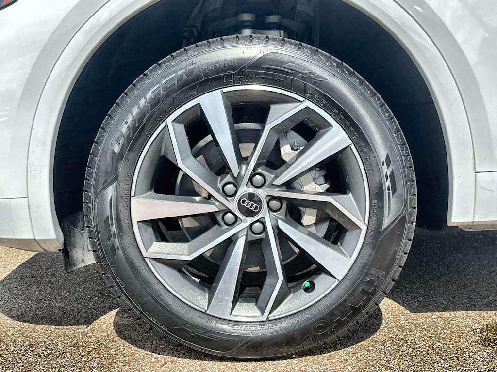 Thumbnail: 2023 Audi Q5 - 8