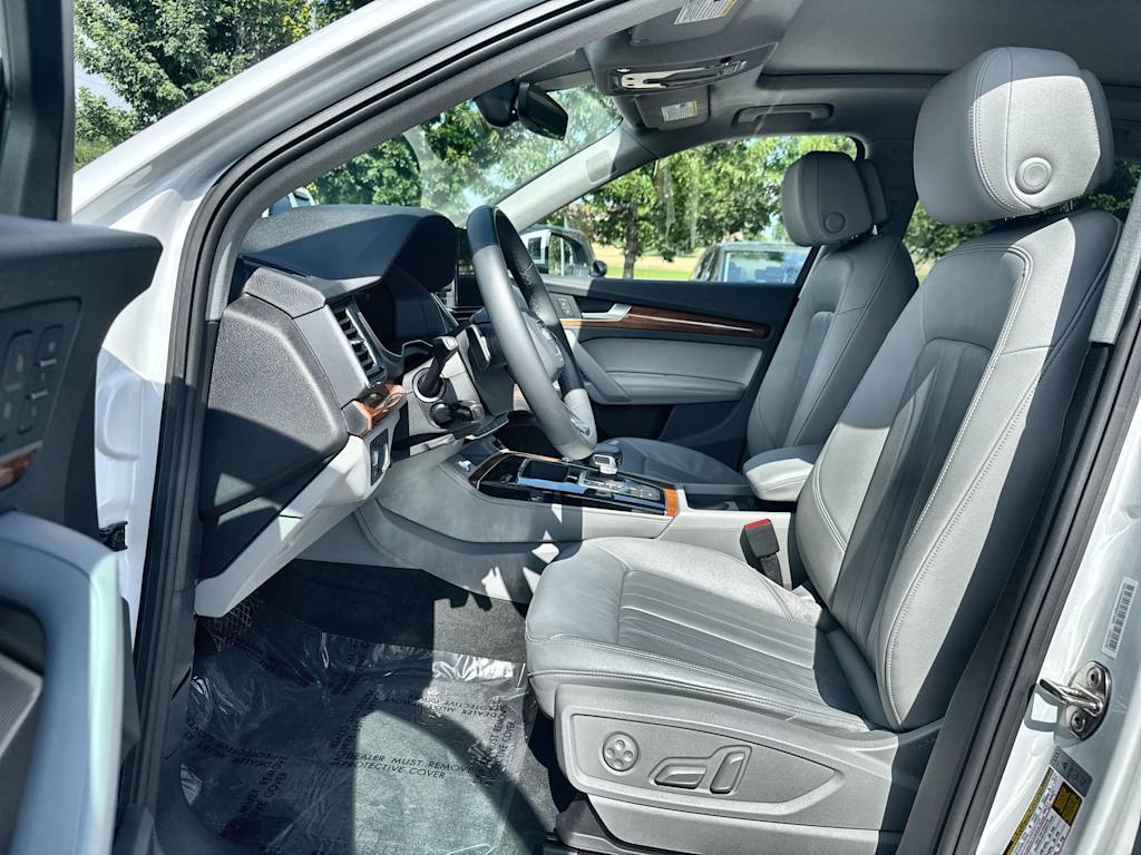 Thumbnail: 2023 Audi Q5 - 11