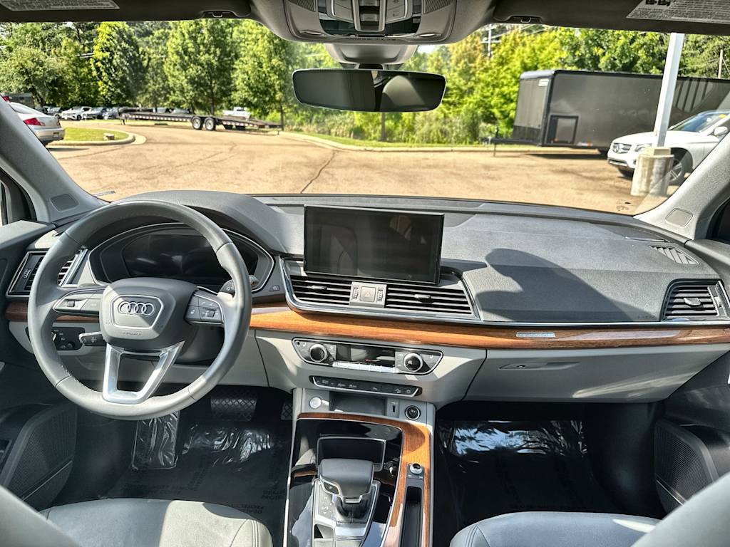Thumbnail: 2023 Audi Q5 - 2