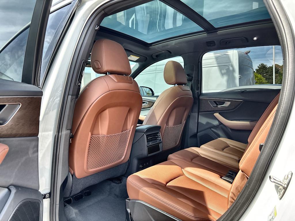 Thumbnail: 2025 Audi Q7 - 24