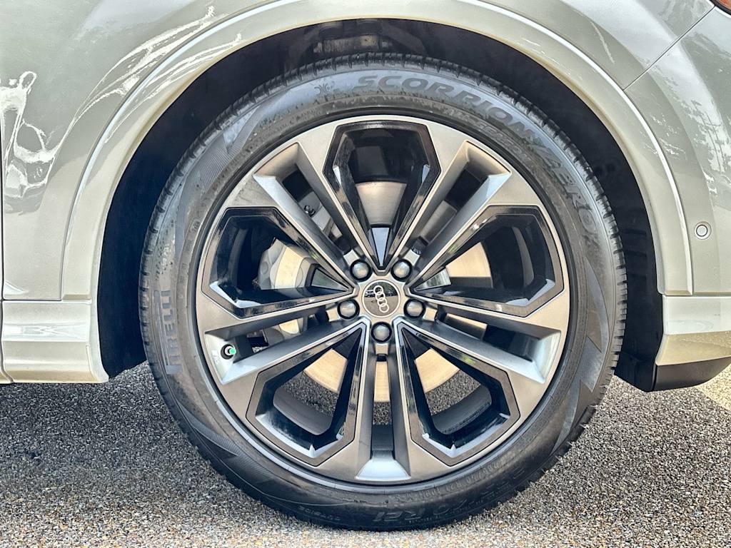 Thumbnail: 2025 Audi Q7 - 8