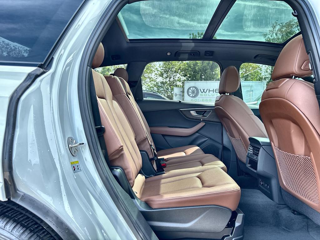 Thumbnail: 2025 Audi Q7 - 25