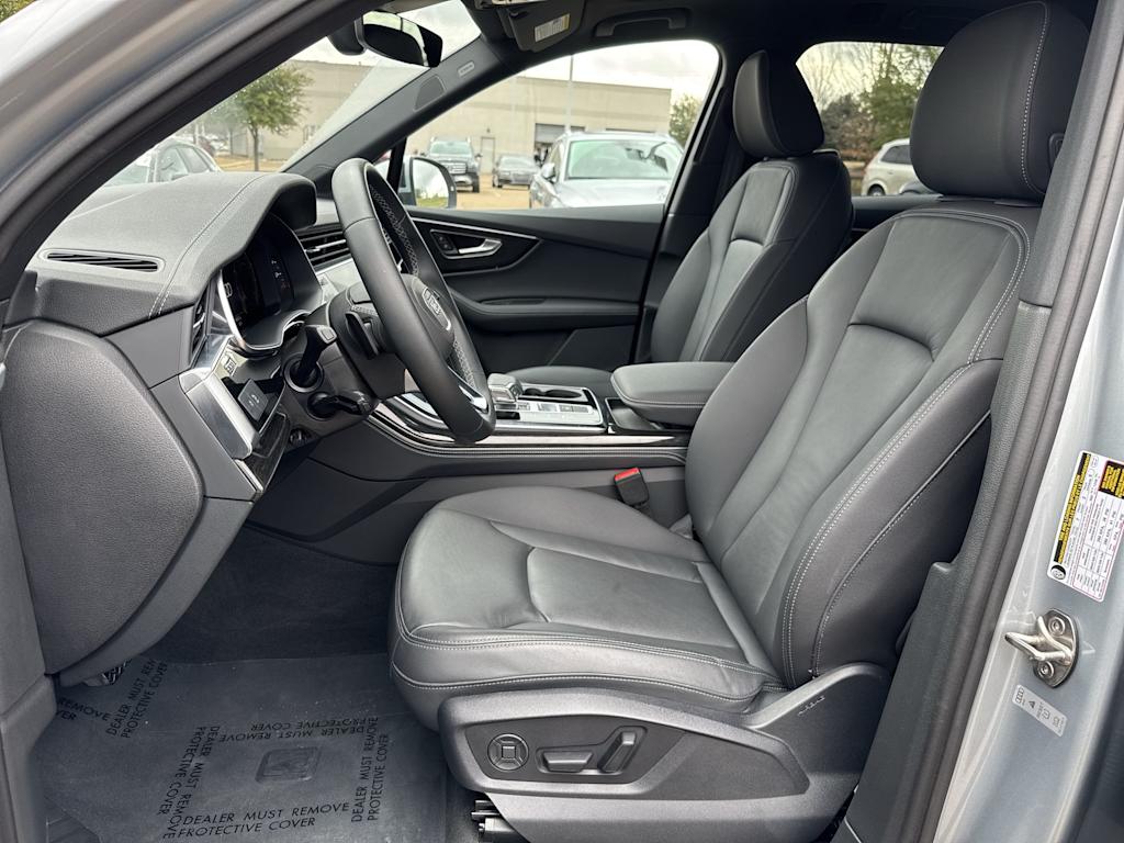 Thumbnail: 2025 Audi Q7 - 12