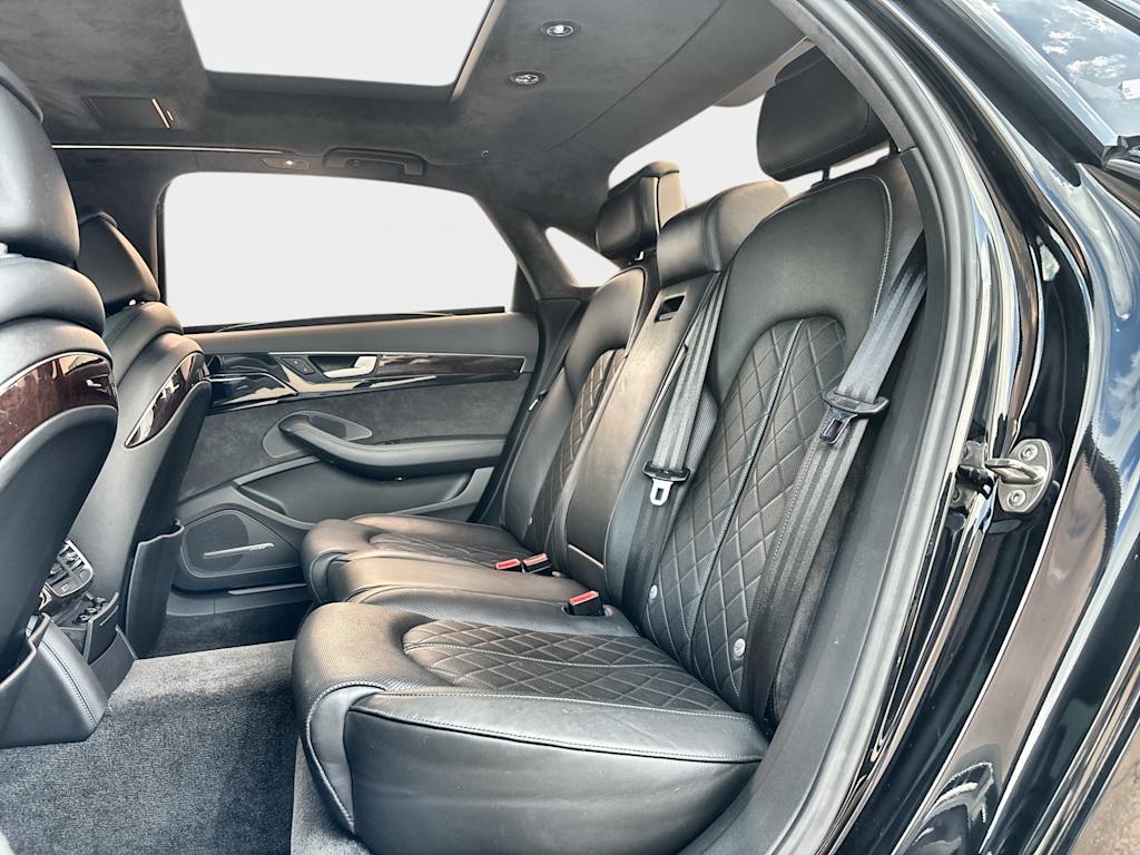 Thumbnail: 2017 Audi A8 - 13