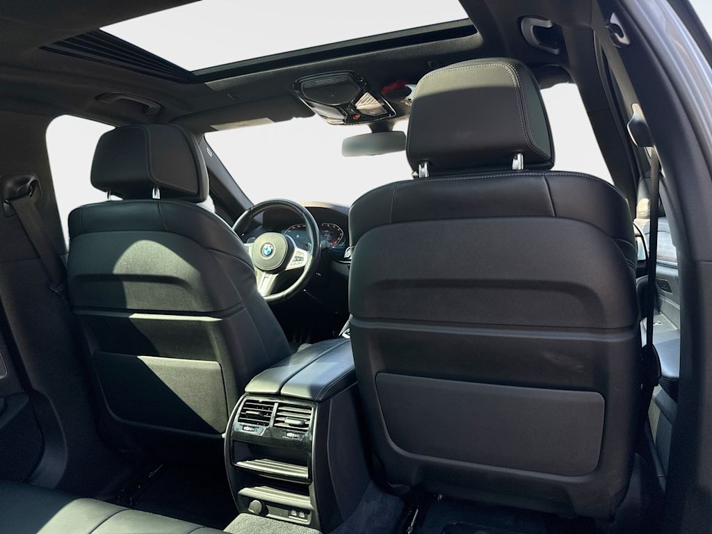 Thumbnail: 2022 BMW 5 Series - 25