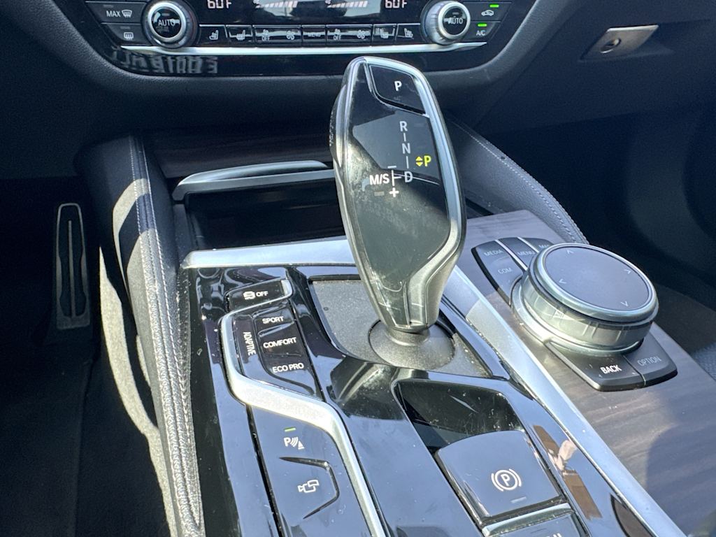 Thumbnail: 2022 BMW 5 Series - 27