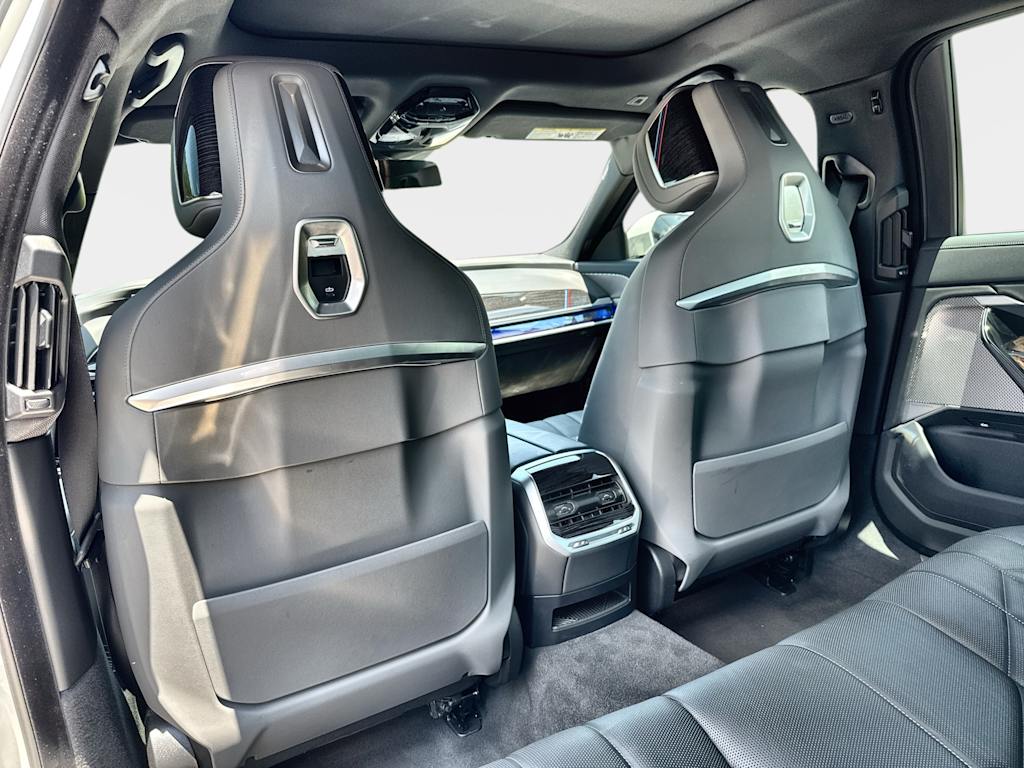 Thumbnail: 2026 BMW 7 Series - 25