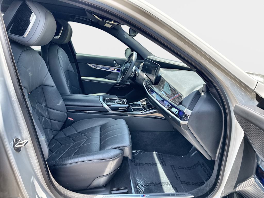 Thumbnail: 2026 BMW 7 Series - 23