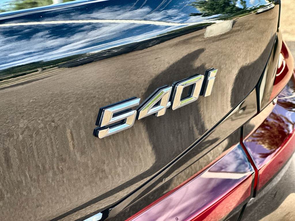 Thumbnail: 2023 BMW 5 Series - 6