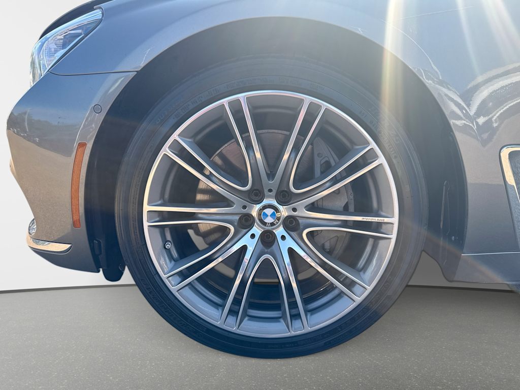 Thumbnail: 2018 BMW 7 Series - 8