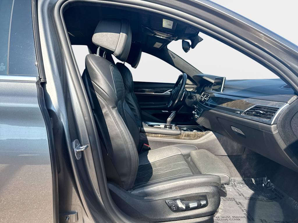 Thumbnail: 2018 BMW 7 Series - 24