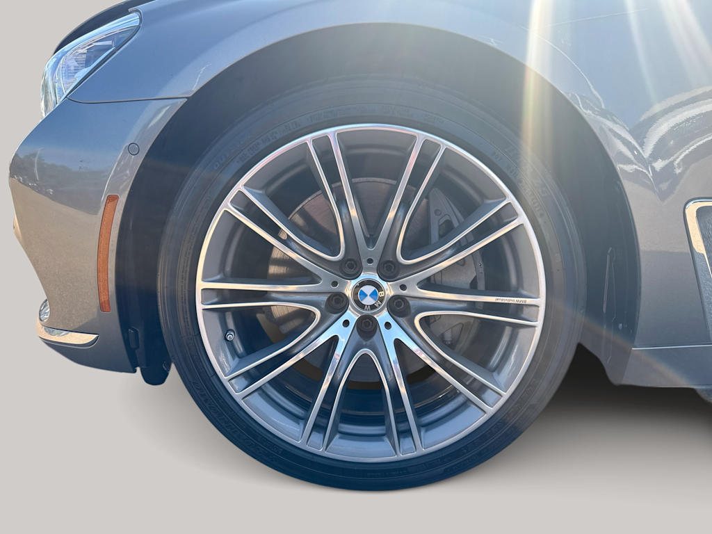 Thumbnail: 2018 BMW 7 Series - 8