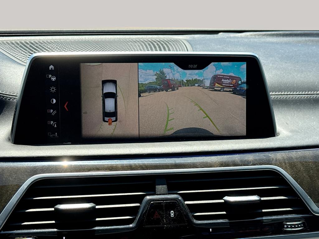 Thumbnail: 2018 BMW 7 Series - 14