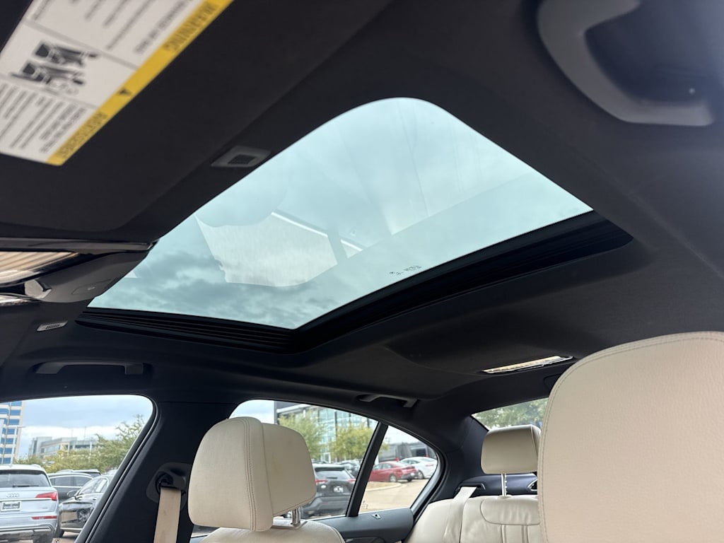 Thumbnail: 2020 BMW 5 Series - 24