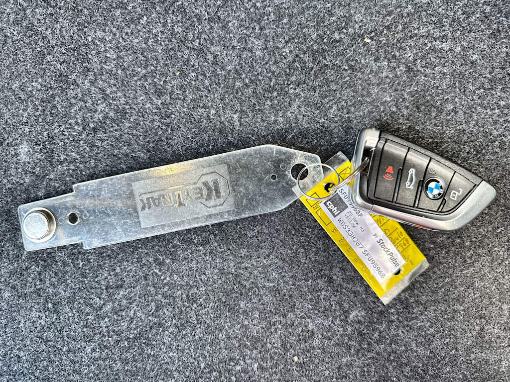 Thumbnail: 2025 BMW M3 - 18