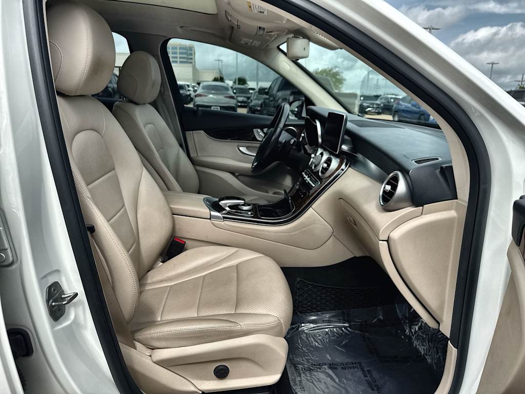 Thumbnail: 2019 Mercedes-Benz GLC - 21