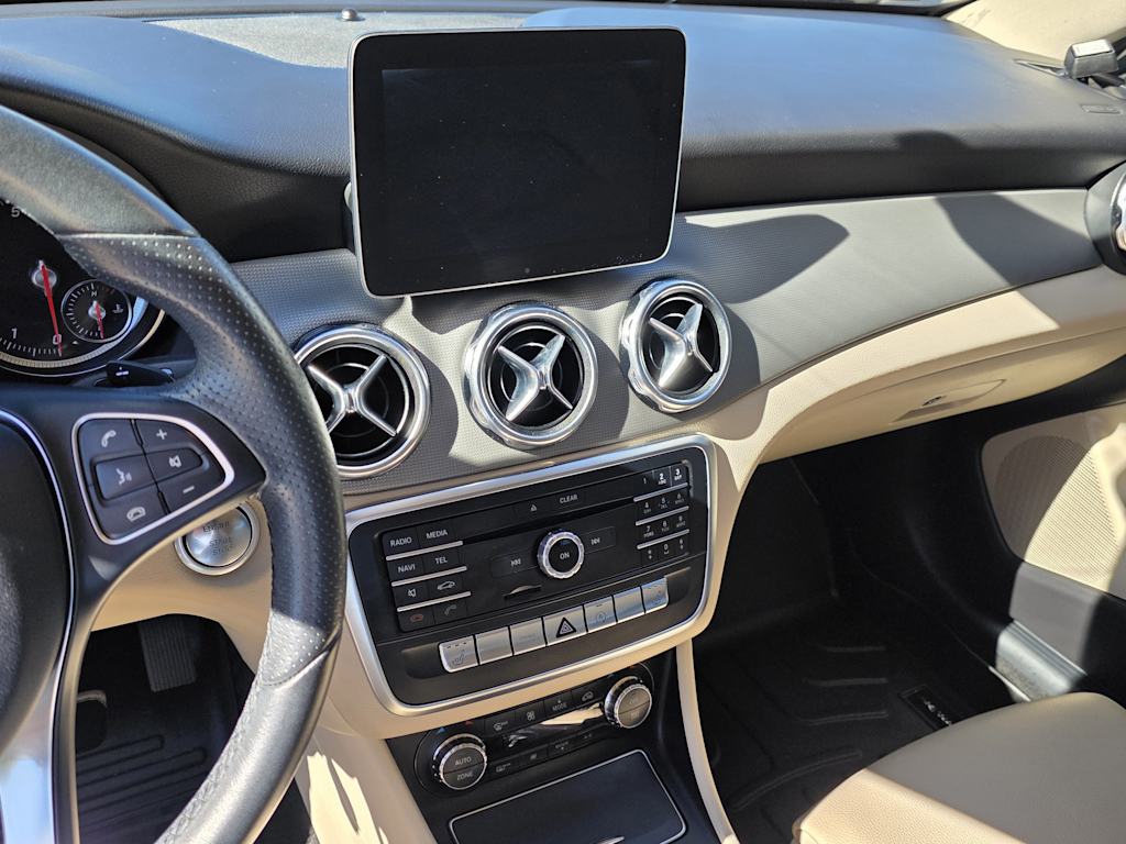 Thumbnail: 2018 Mercedes-Benz GLA - 2