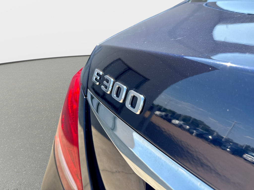 Thumbnail: 2018 Mercedes-Benz E-Class - 6