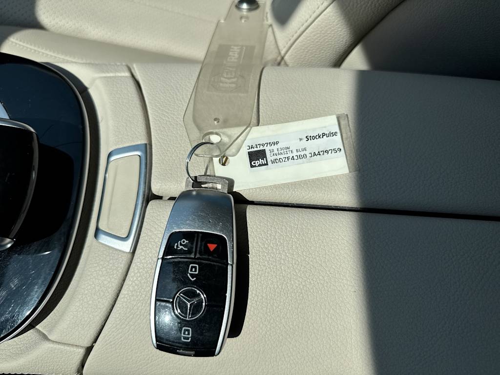 Thumbnail: 2018 Mercedes-Benz E-Class - 16