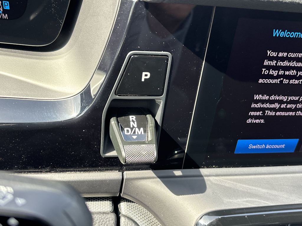 Thumbnail: 2025 Porsche Panamera - 32