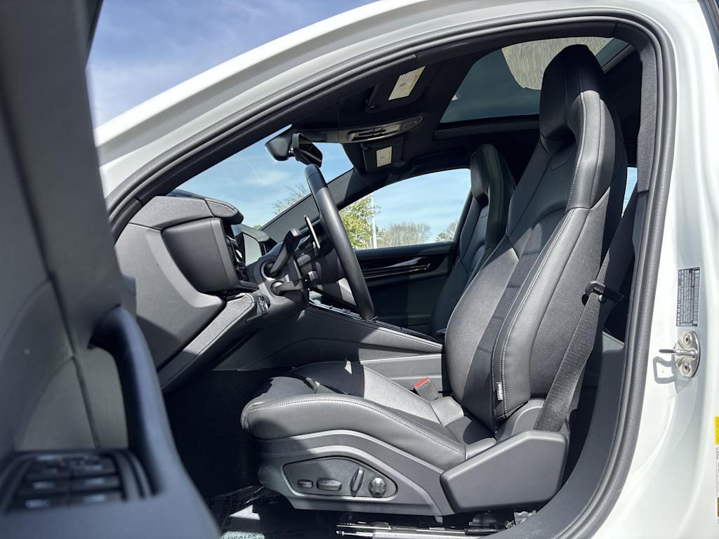 Thumbnail: 2025 Porsche Panamera - 11