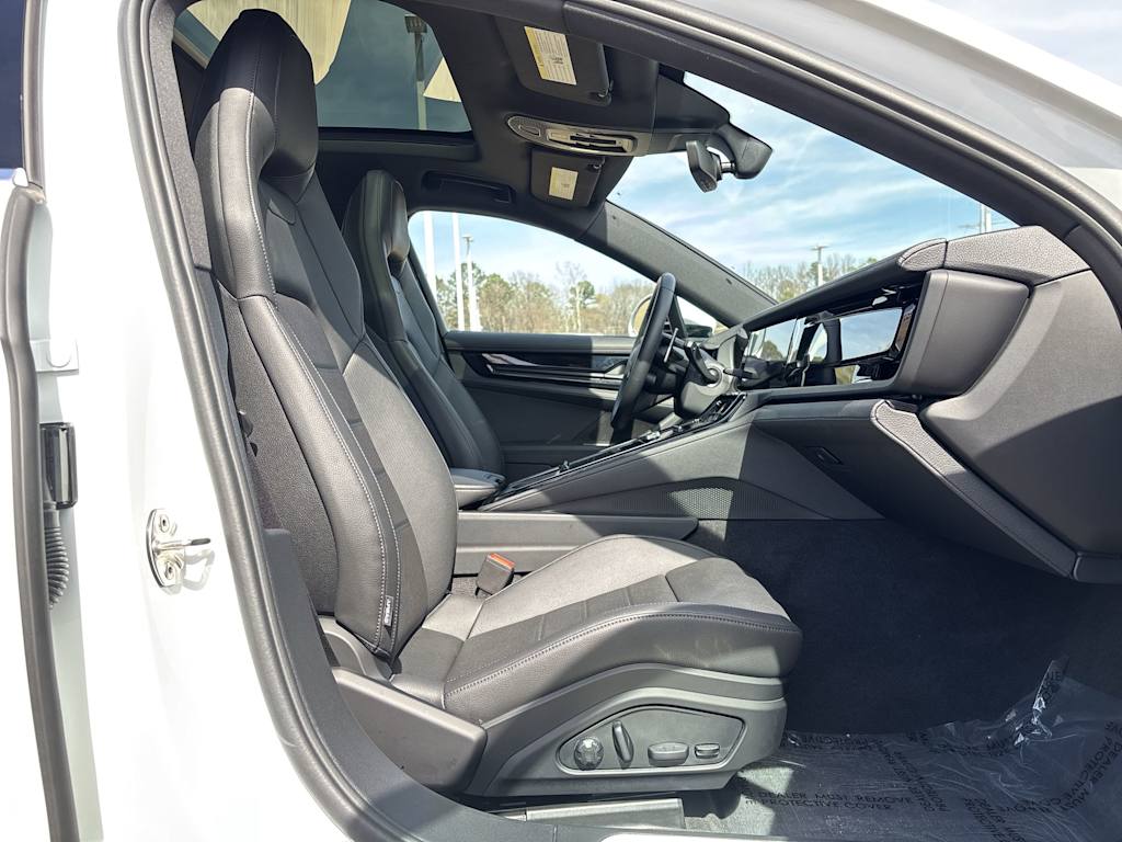 Thumbnail: 2025 Porsche Panamera - 31