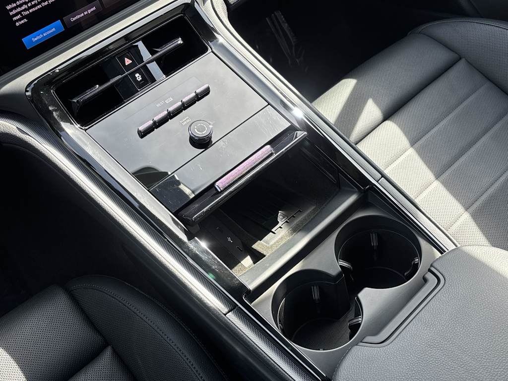 Thumbnail: 2025 Porsche Panamera - 15