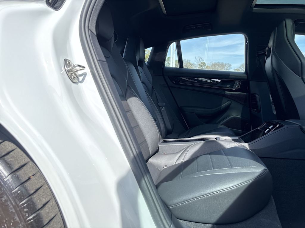 Thumbnail: 2025 Porsche Panamera - 30