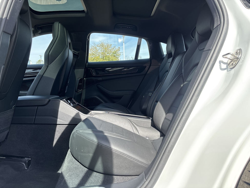 Thumbnail: 2025 Porsche Panamera - 12