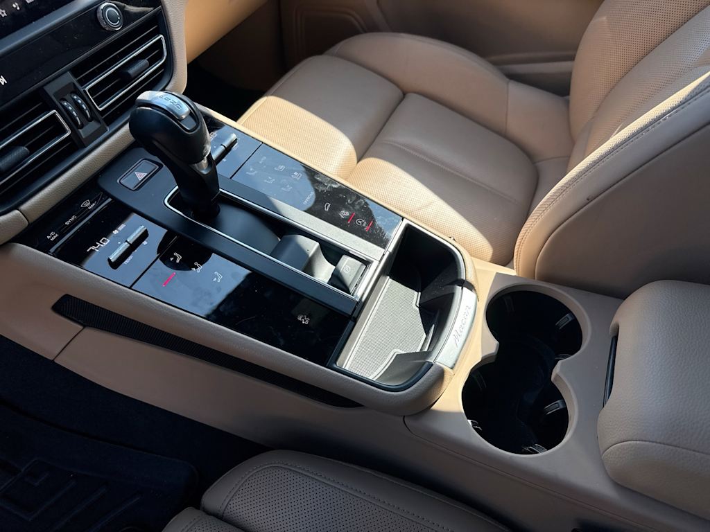Thumbnail: 2023 Porsche Macan - 14