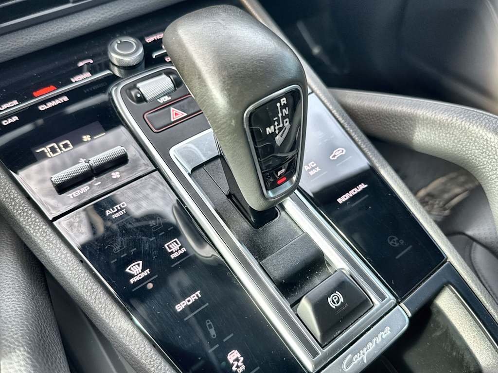 Thumbnail: 2021 Porsche Cayenne - 27