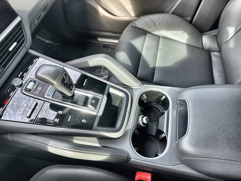 Thumbnail: 2021 Porsche Cayenne - 15