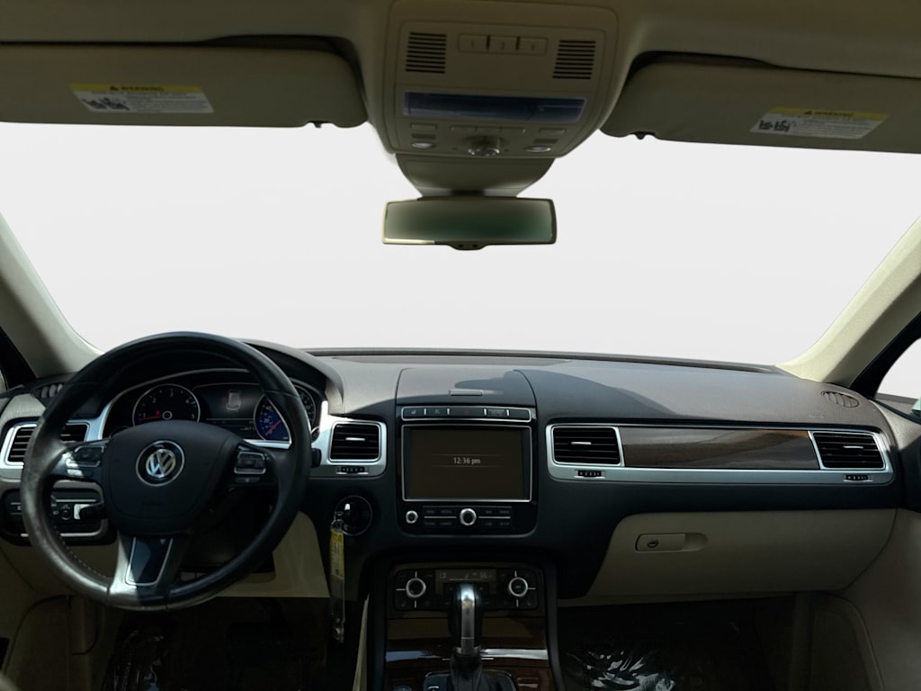 Thumbnail: 2016 Volkswagen Touareg - 2