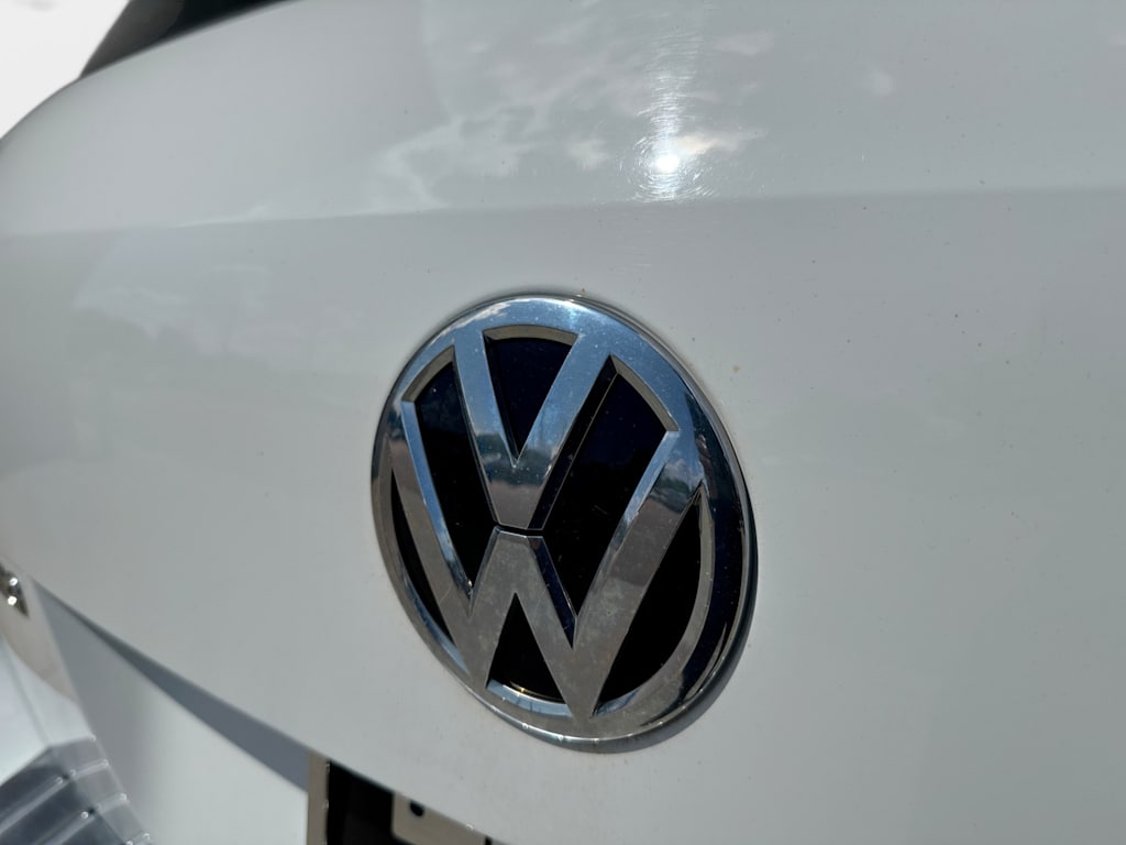 Thumbnail: 2016 Volkswagen Touareg - 24