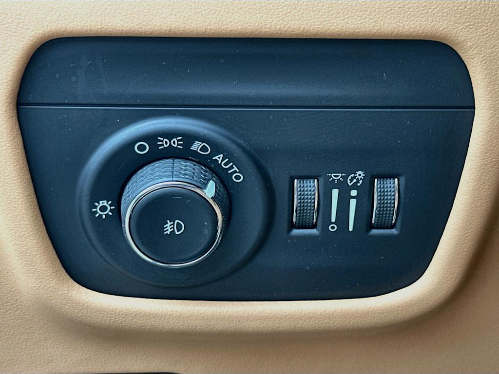 Thumbnail: 2026 Jeep Grand Cherokee - 22