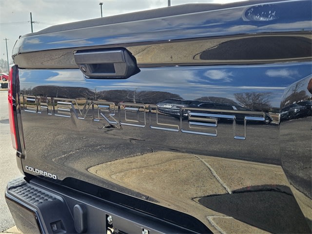 Thumbnail: 2024 Chevrolet Colorado - 20