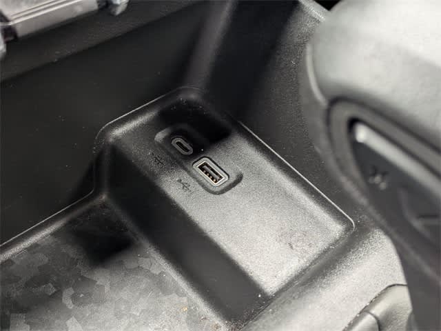 Thumbnail: 2023 Chevrolet Colorado - 32