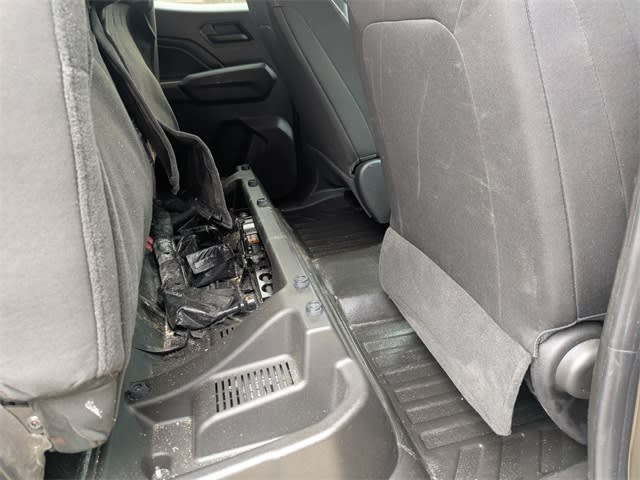 Thumbnail: 2023 Chevrolet Colorado - 15