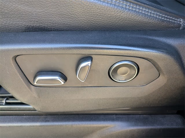 Thumbnail: 2023 GMC Yukon XL - 24