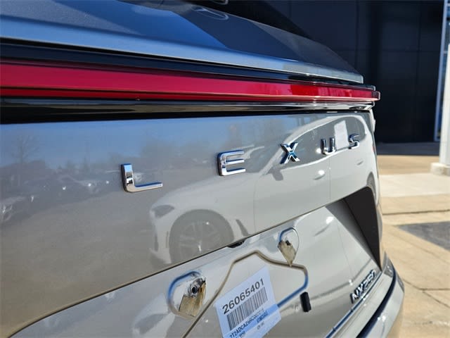 Thumbnail: 2024 Lexus ES - 23