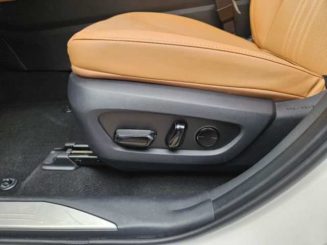 Thumbnail: 2025 Lexus ES - 24