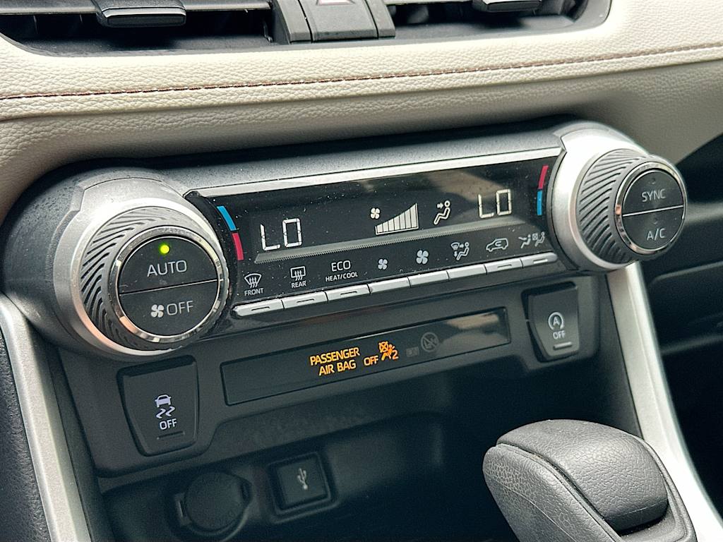 Thumbnail: 2022 Toyota RAV4 - 26