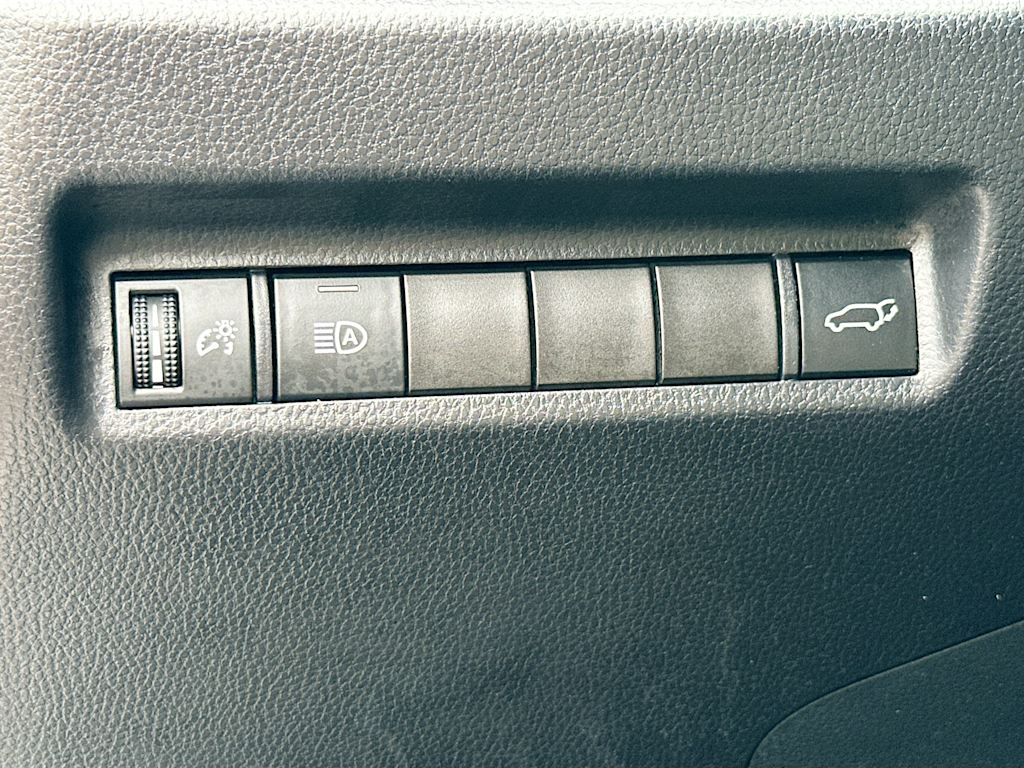 Thumbnail: 2022 Toyota RAV4 - 24
