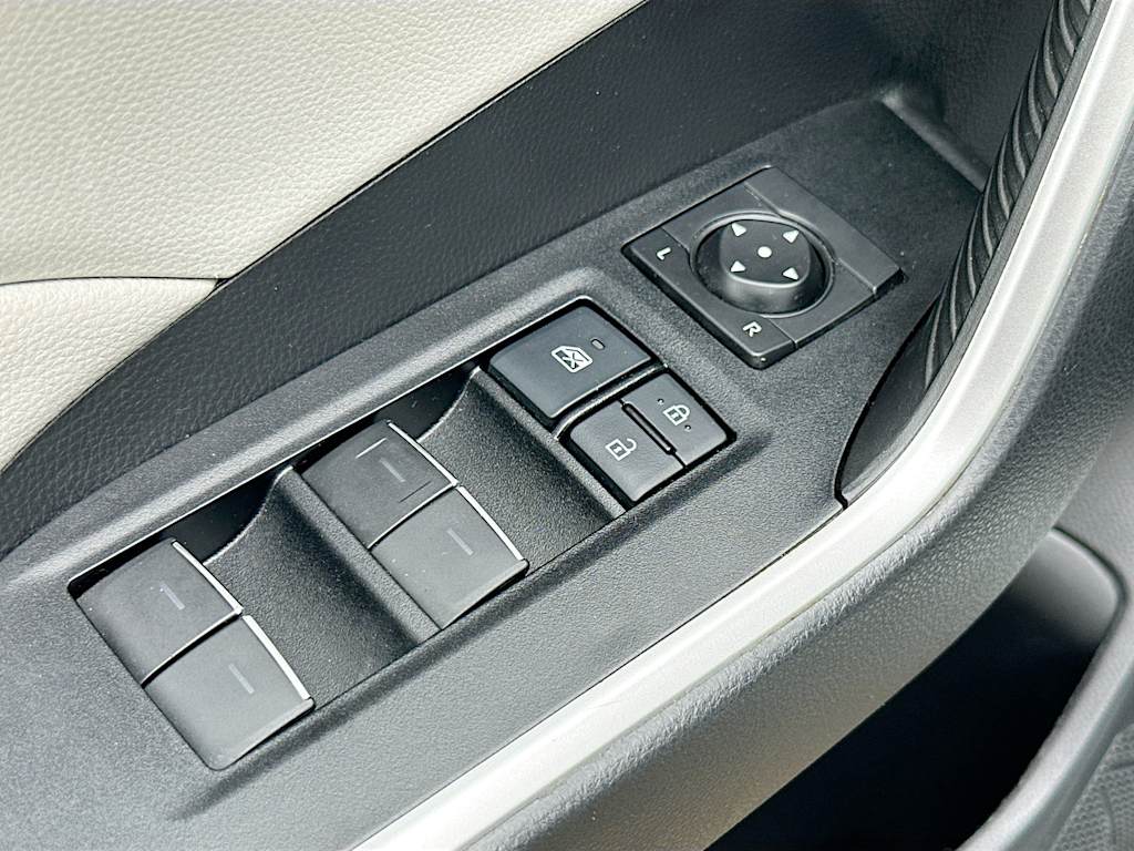 Thumbnail: 2022 Toyota RAV4 - 27
