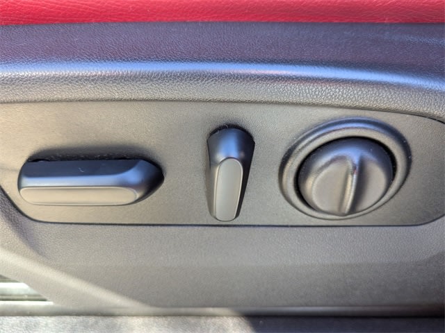 Thumbnail: 2019 Chevrolet Silverado 1500 - 24